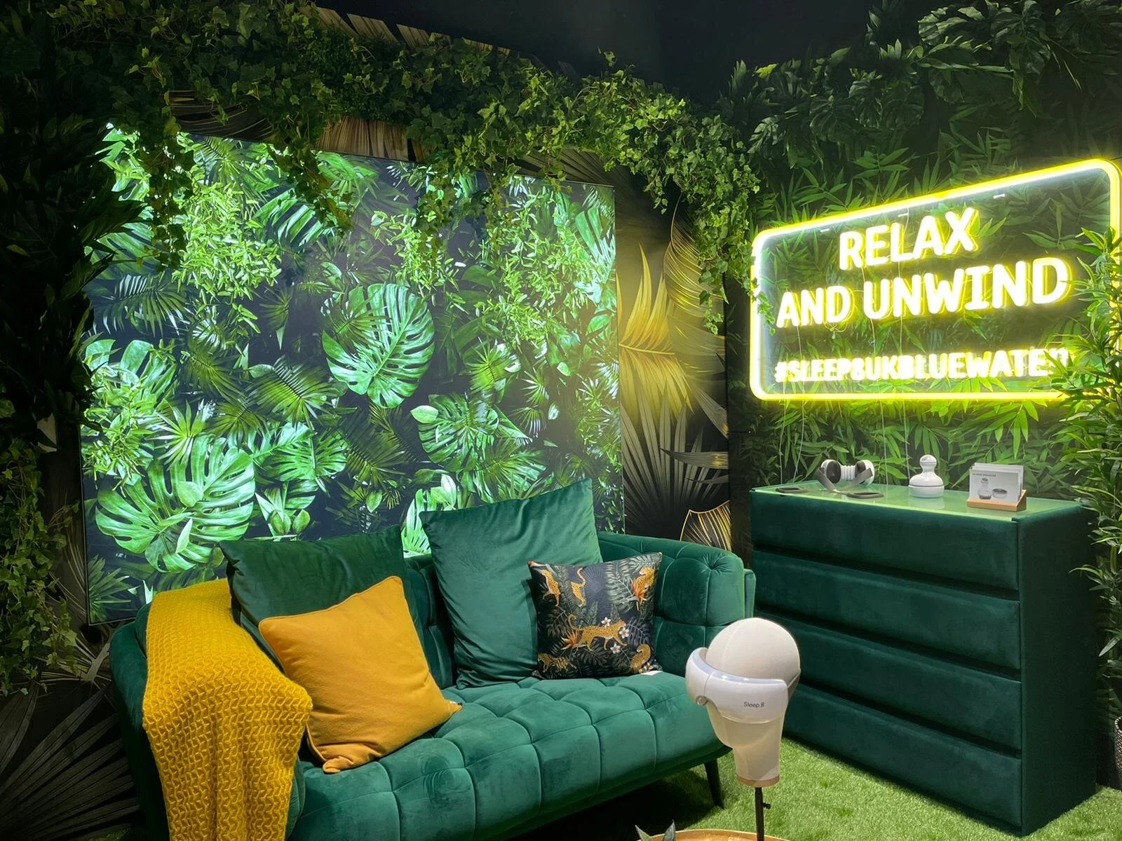 Altadicta lead a new national retail store design for Sleep 8