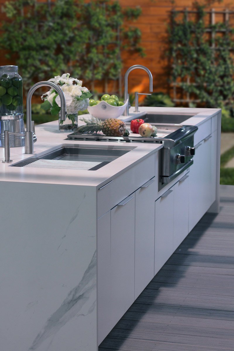 modern-weatherproof-cabinets-euro-door-style-NatureKast.jpg