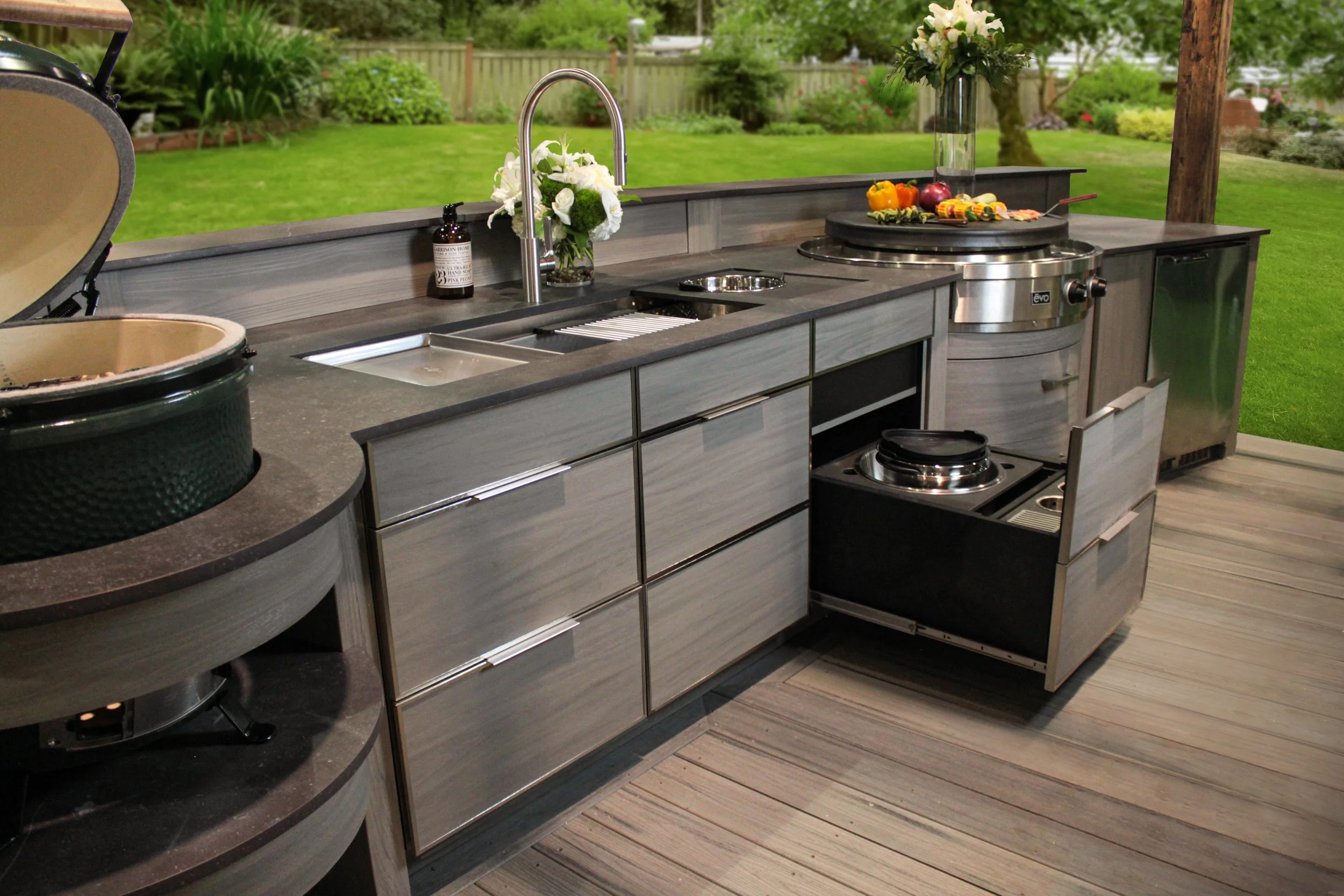 The-Galley-Suite-5-with-Open-Drawers-NatureKast.jpg