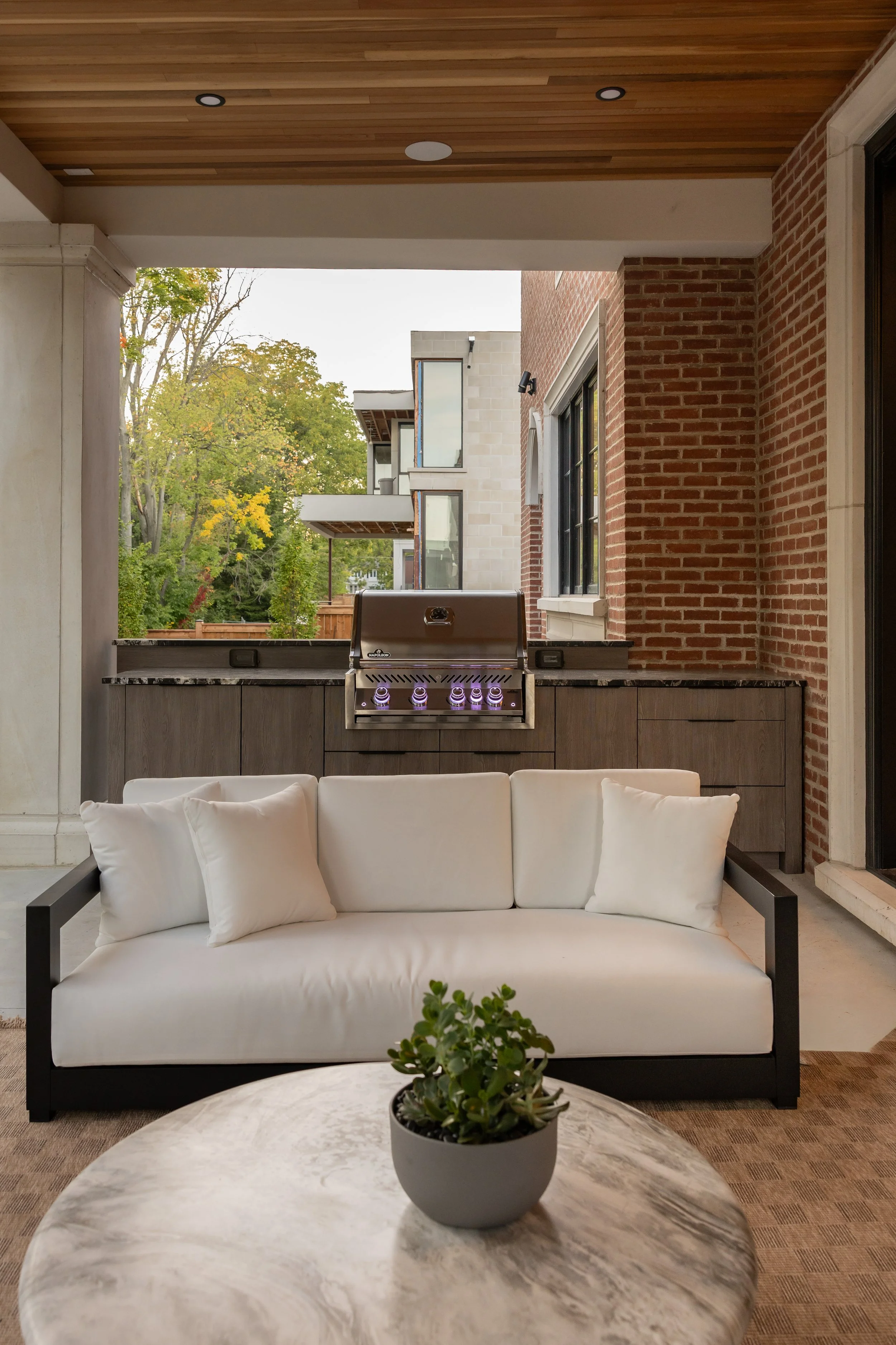 living-space-extended-outdoor-kitchen.jpg