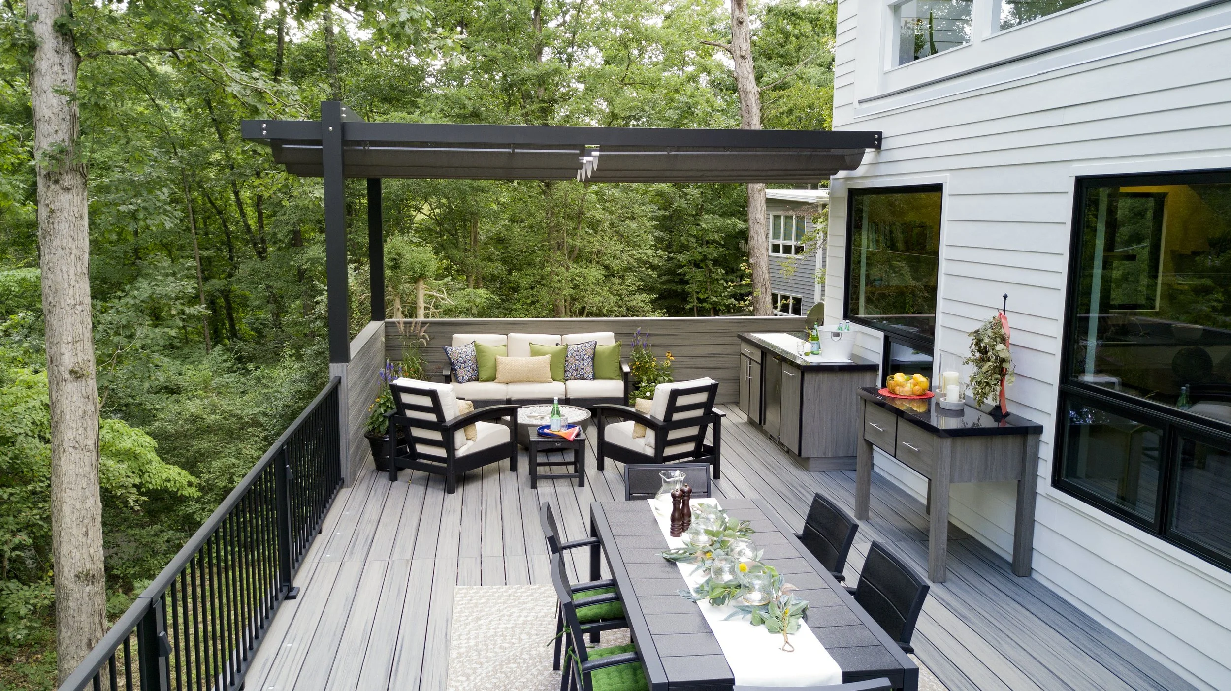 Backyard America-2018-Main-Deck-Evening-NatureKast.jpg