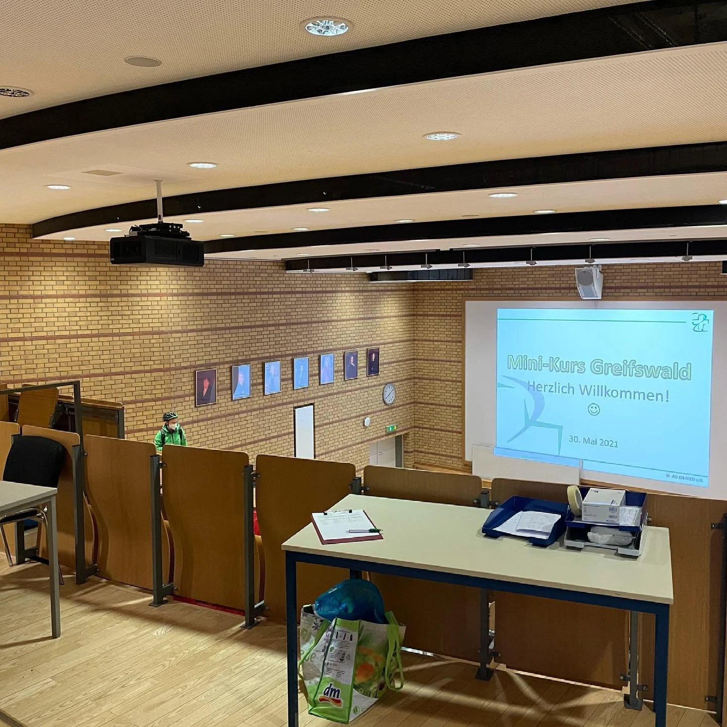 Endlich wieder ausbilden 🤗🩹💚 beim zweiten Mini-Erste-Hilfe-Kurs dieses Wochenende in Greifswald 🏥👩&zwj;⚕️👨&zwj;⚕️