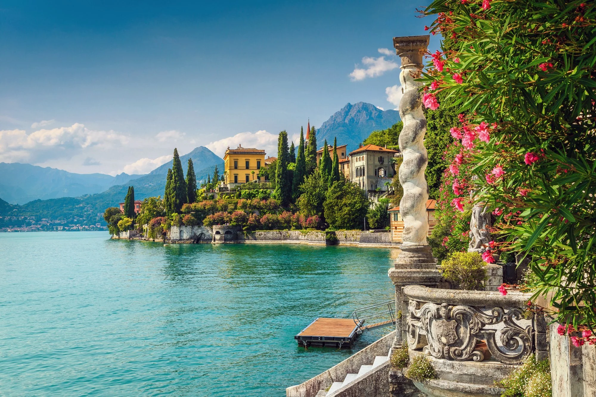 Lake-Como-shoreline.jpg