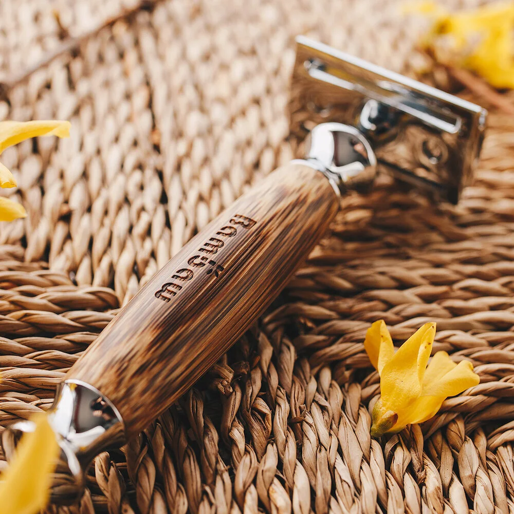 Bambaw-Bamboo-Safety-Razor-2-Lifestyle-05.jpg