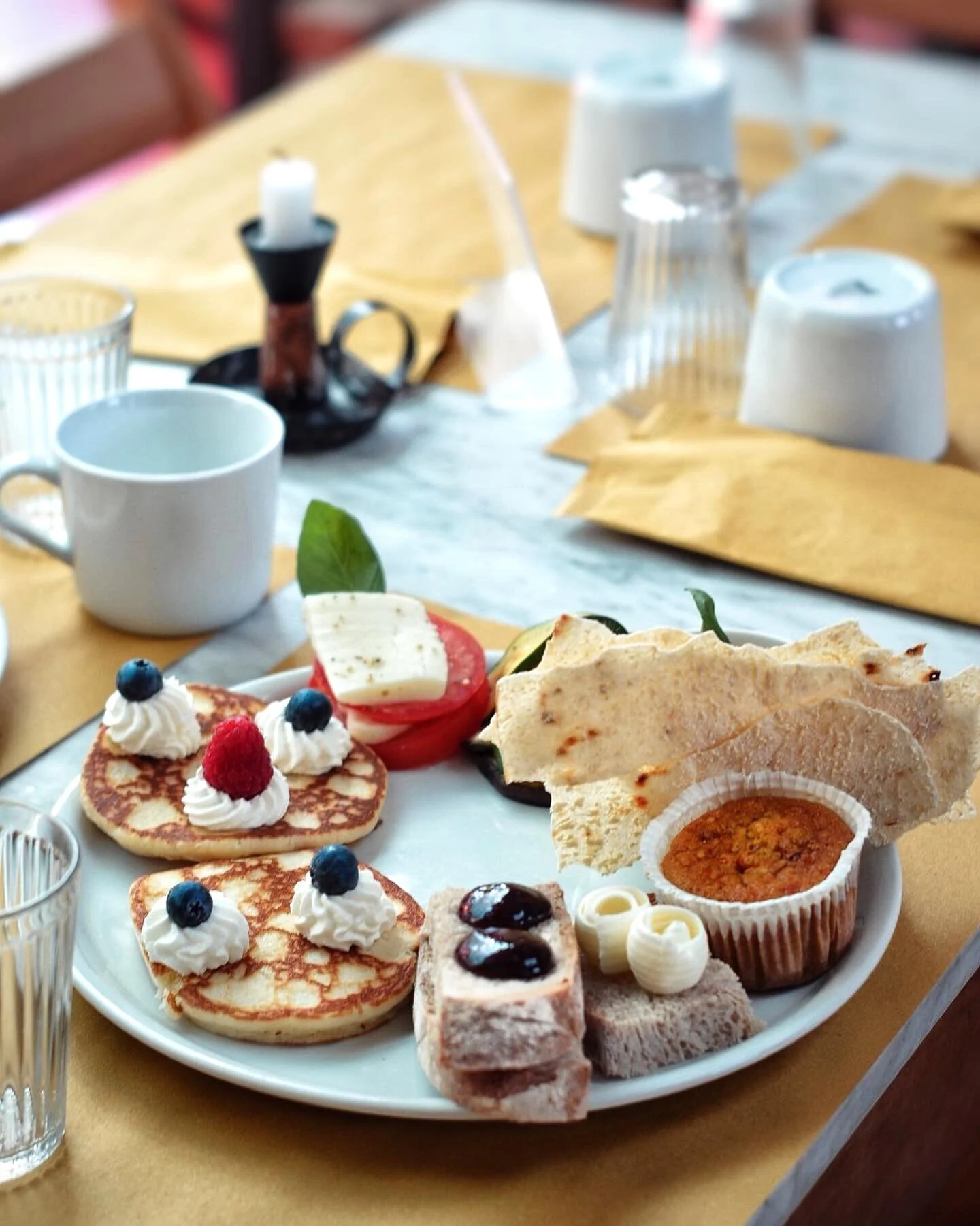 fuorimano+brunch.jpg