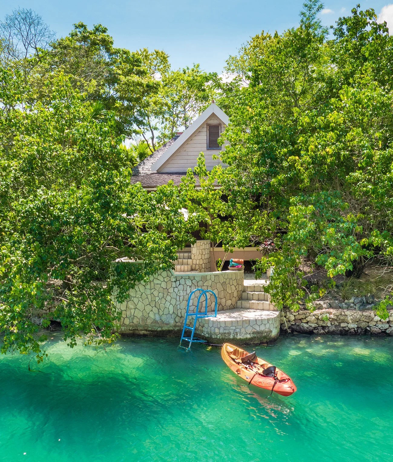 9-one-bedroom-lagoon-villa-carousel-1.jpg