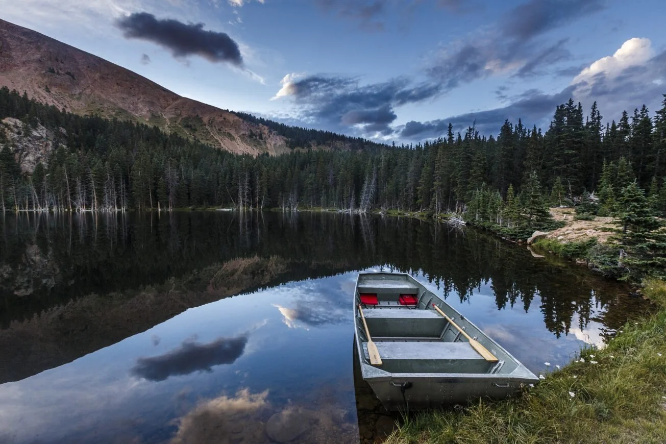 boat_atVermejo_lake-1305x870.jpg