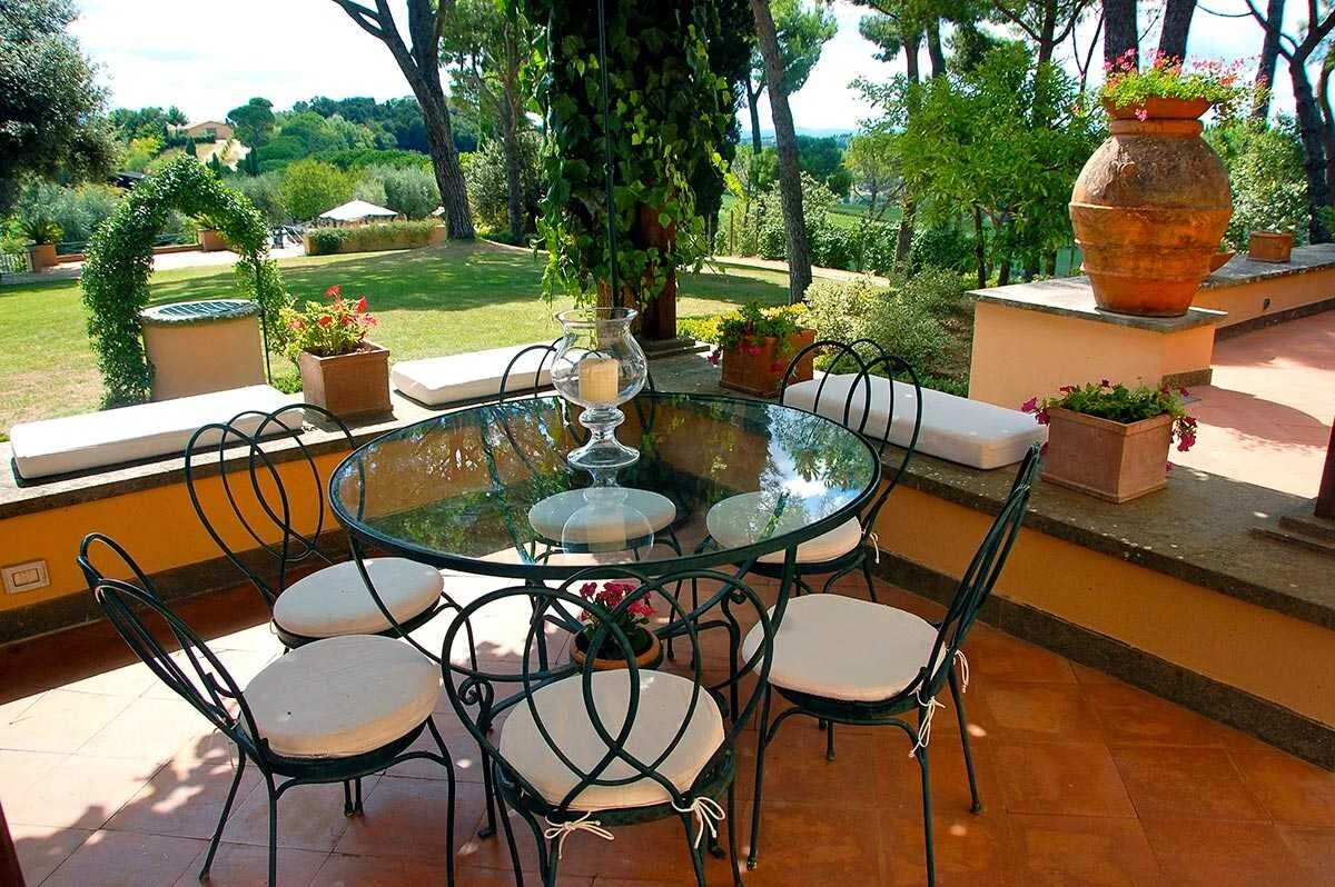 tenuta s cristina dining.jpg