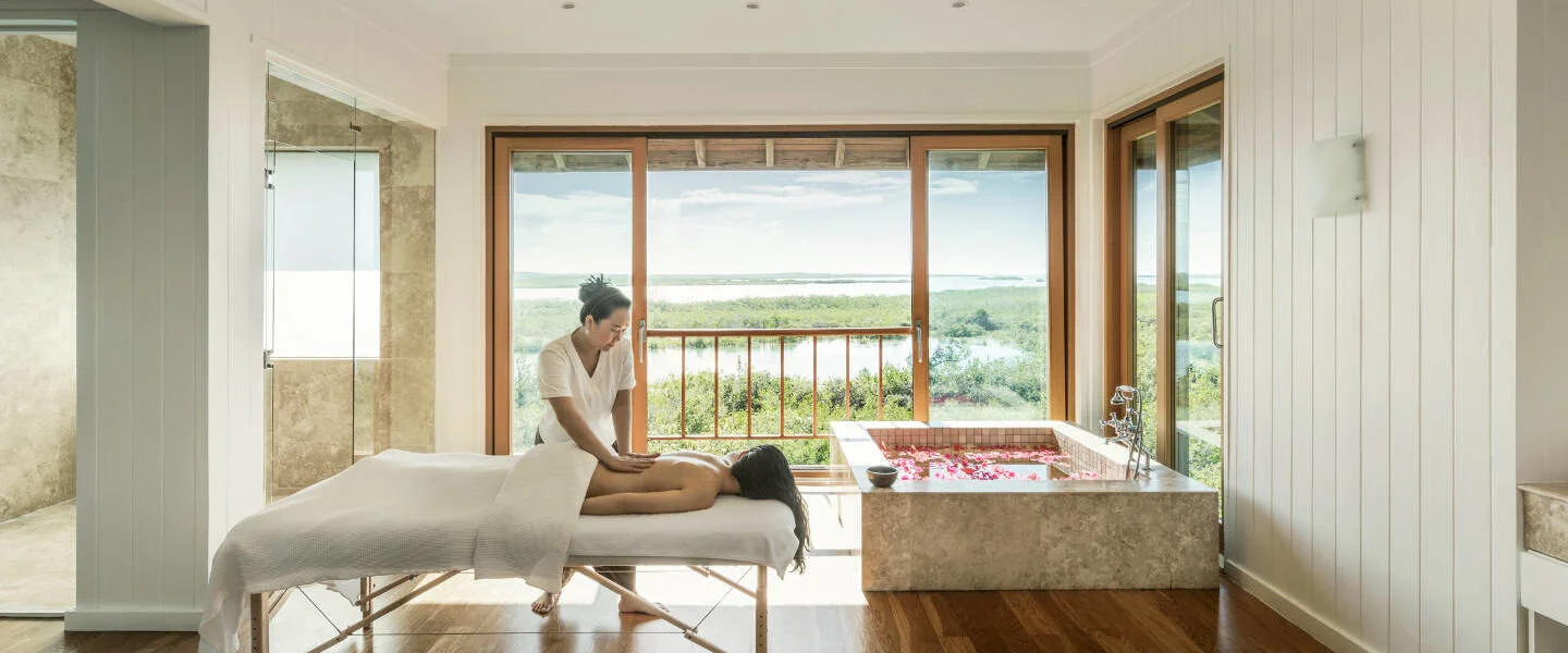 5 - COMO-PArrot-Cay_COMO-Shambhala-Treatment.jpg