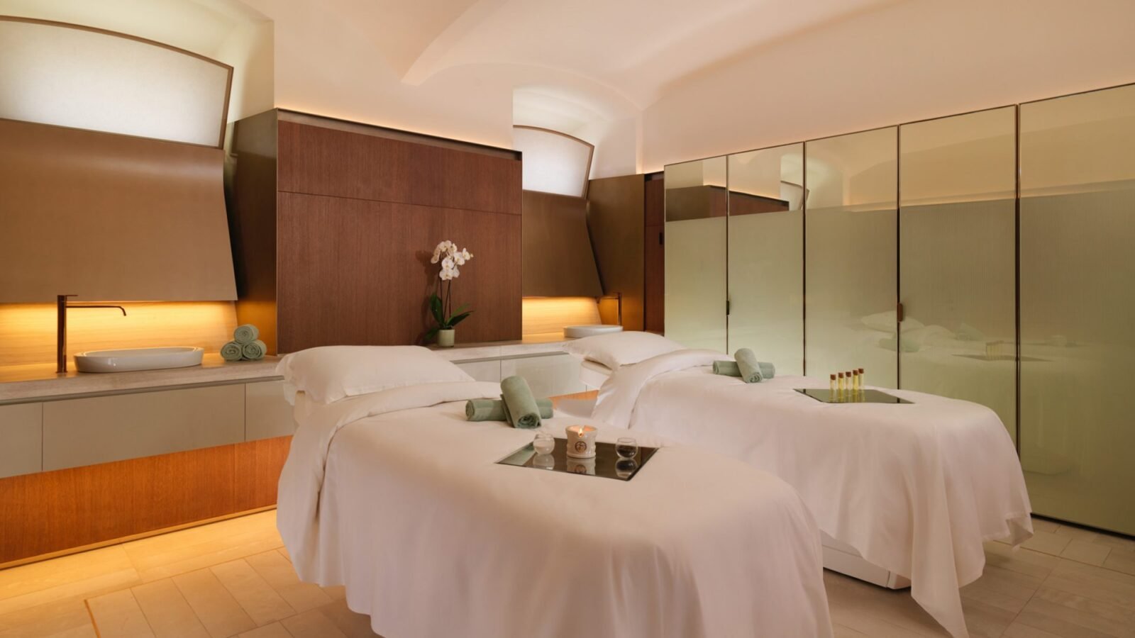 Hotel-Eden-Spa-Summer-Offer-Landscape-1600x900.jpg