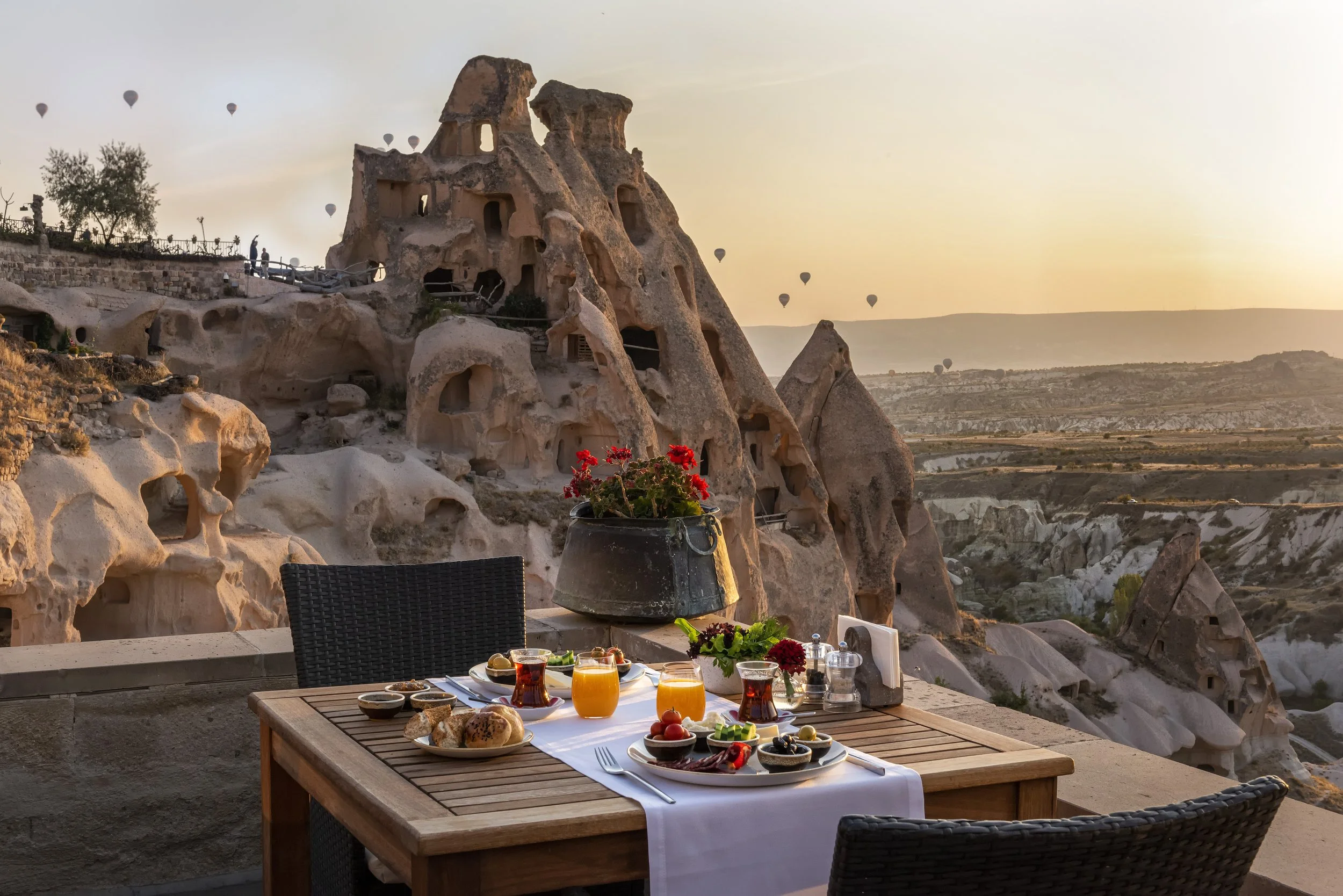 aic-breakfast-terrace-oct19-jpg copy.JPG