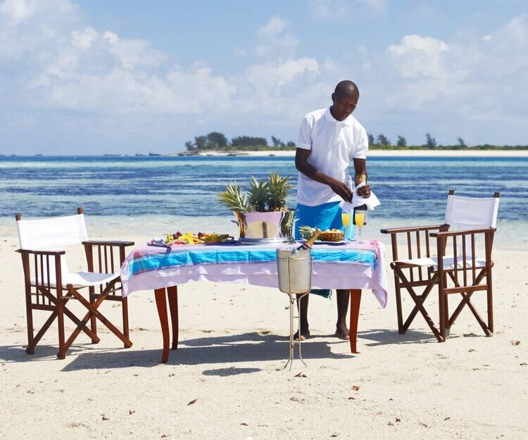 thanda-island-beach-dining.jpg