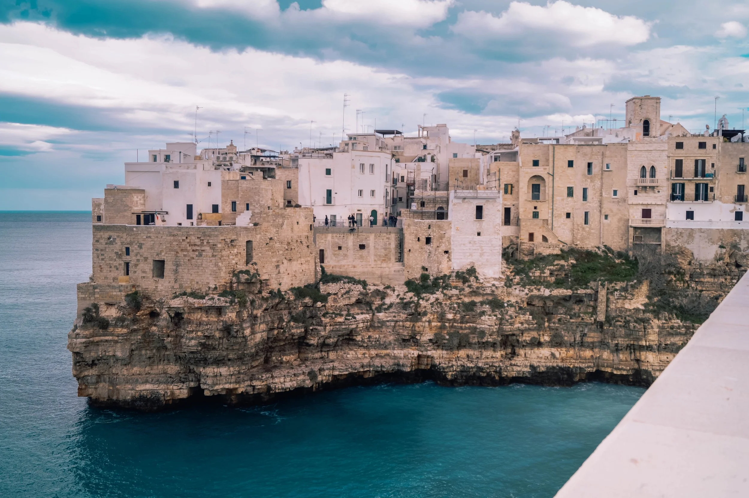 tommaso-scalera-RnWas1RAQJQ-unsplash.jpg