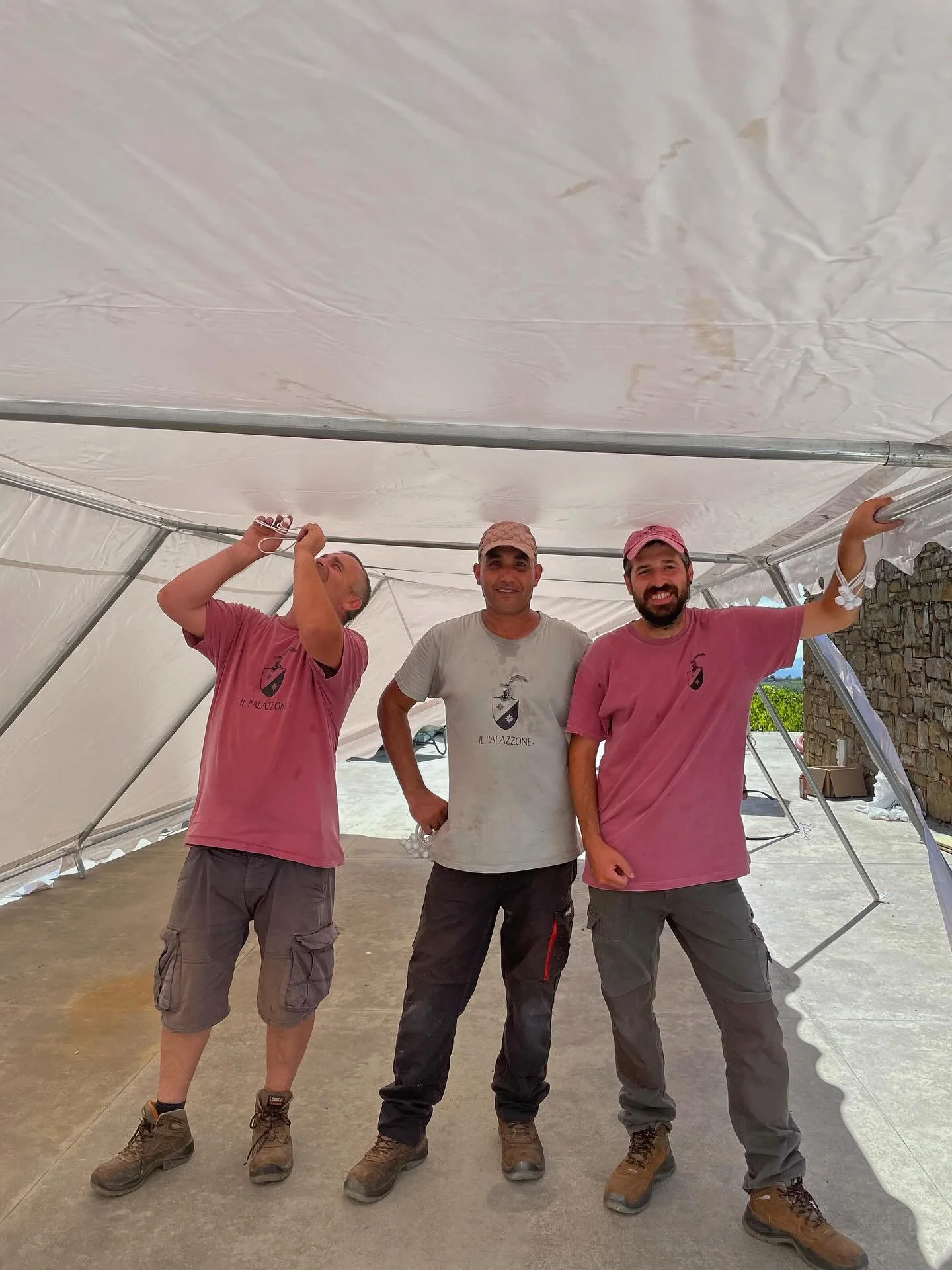 It&rsquo;s almost harvest time, and we&rsquo;re getting the sorting table ready! We initially anticipated an early harvest, but the recent rains have changed our projections.
Here are Bouabid, Herman, and Andrea diligently setting up our selection ta