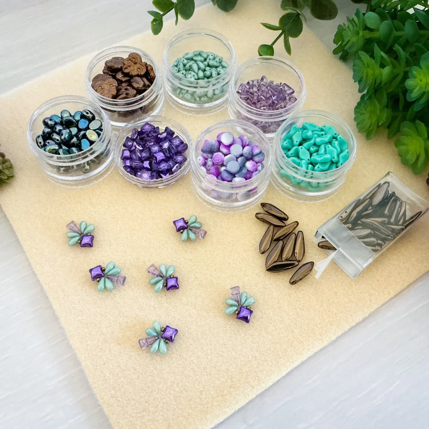 Bonus vid tomorrow! Fireflies Necklace and bonus bracelet ✨ https://www.youtube.com/live/7NrK47oVmCw?si=VfyYHR2SKRk1iYGT
1pm Pacific 💕