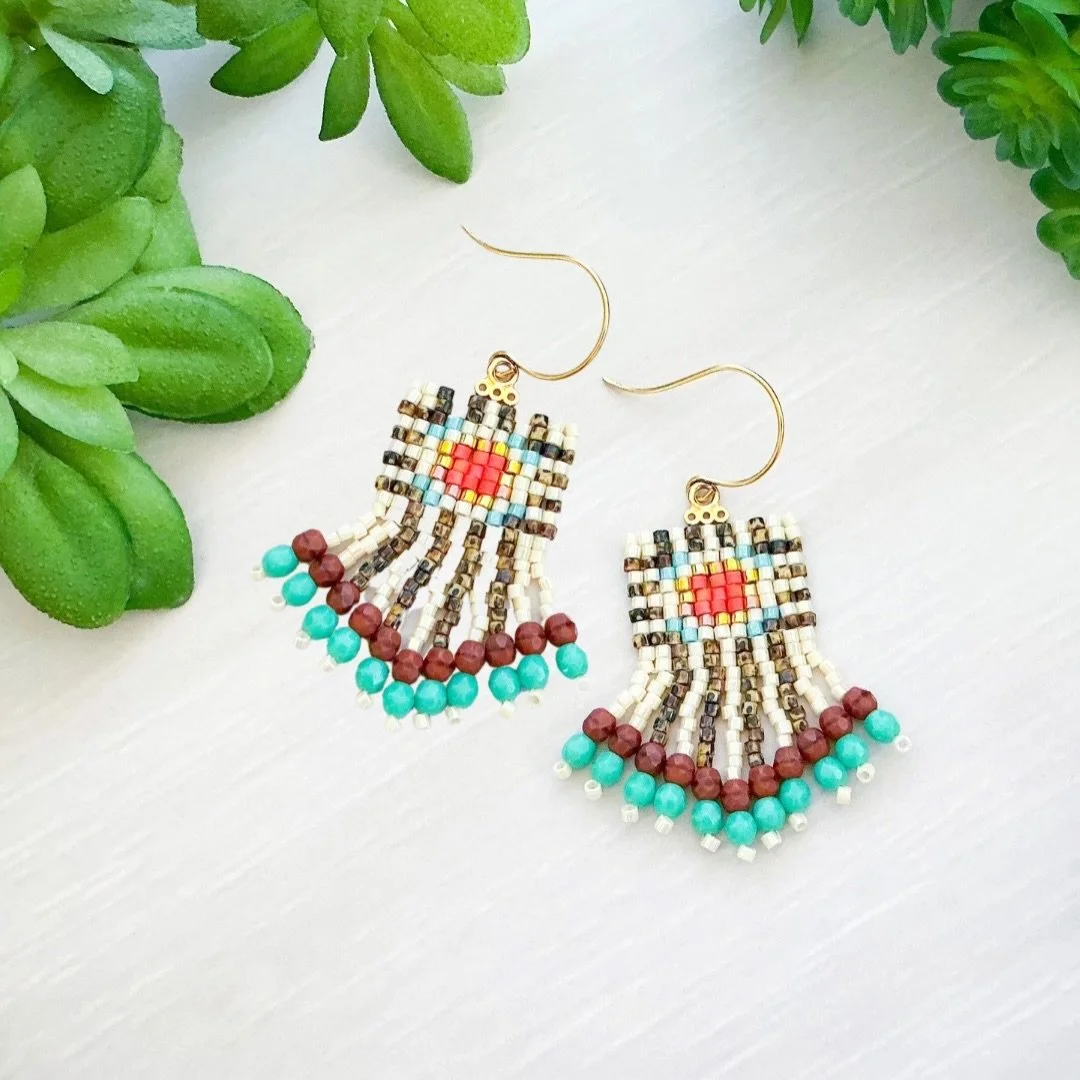 Tutorial and lovely pattern planned for Seed Bead Saturday 💕#beadedearrings #daniellewickesjewelry
