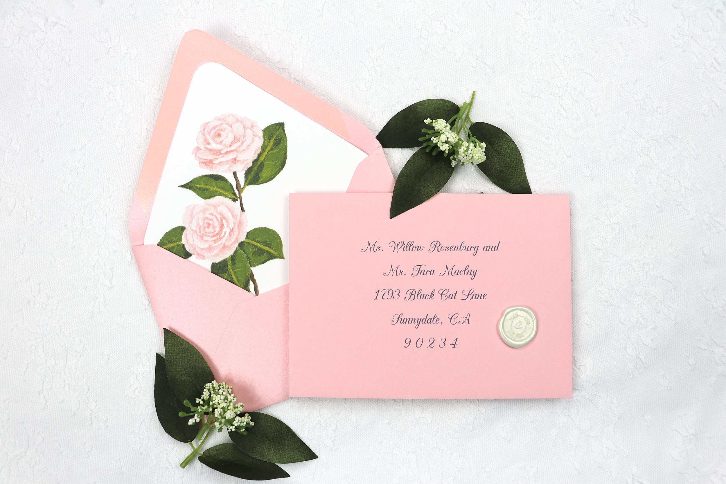 How to Address Guests on Wedding Invitation Envelopes