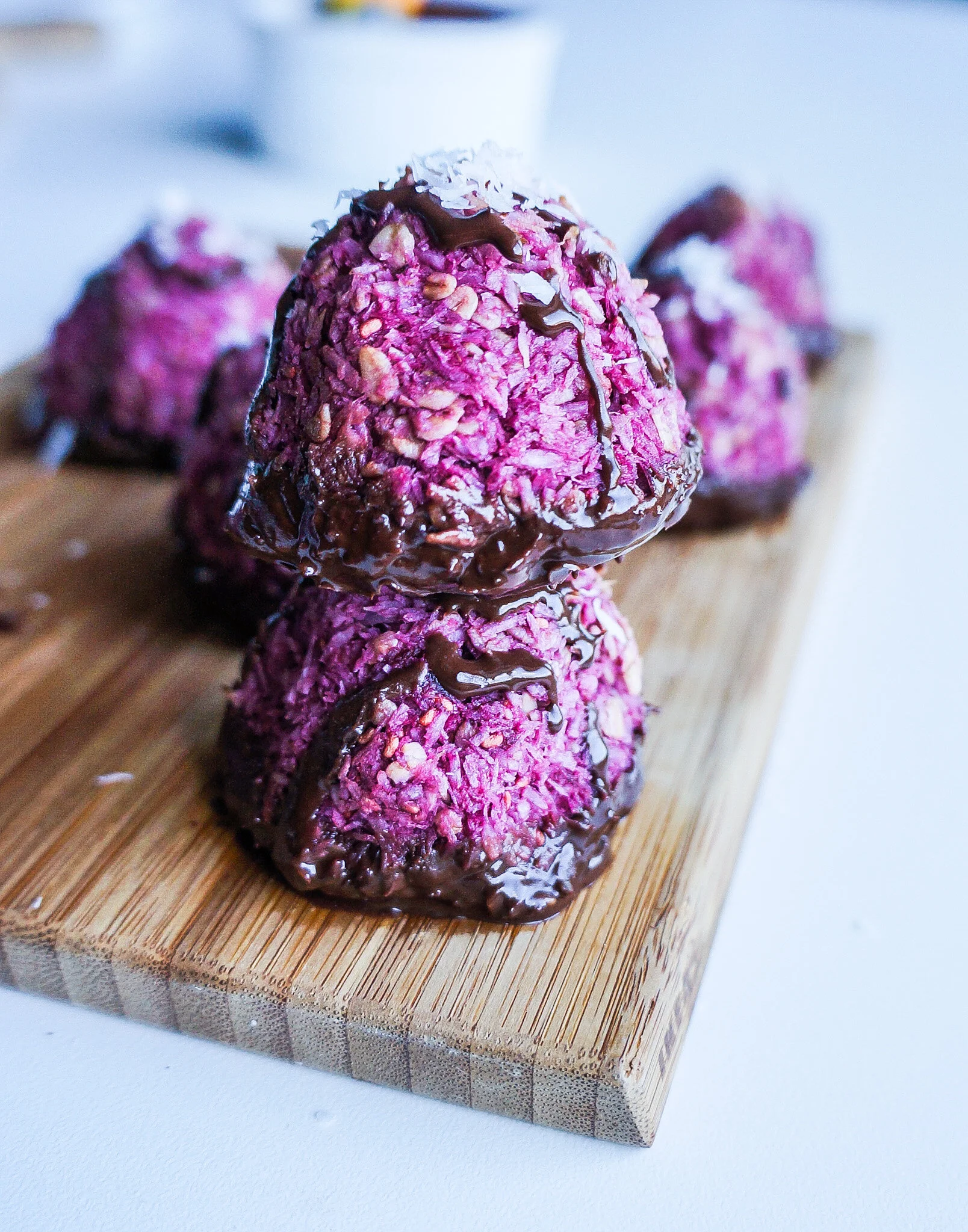 Raspberry Coconut Macaroons with Chocolate (Vegan)