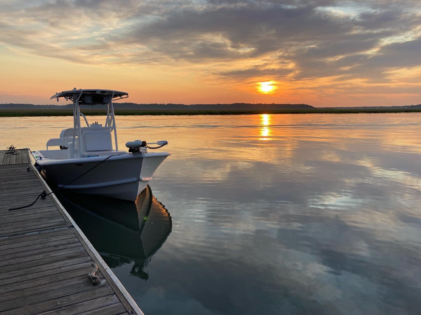 #riseandshine! Hope everyone had a great and safe 4th of July! It&rsquo;s a beautiful day, time to get to work. #sunrise #hansonboats @hansonboats #edisto #edistobeach #lowcountry #southcarolina #fishsc #fishthecarolinas #edistofishing #fishingedisto