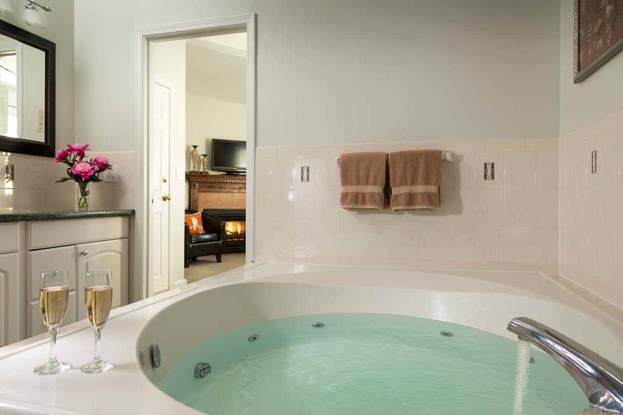 Romantic Hotels With In Room Hot Tubs, Hotels In Boston With Big Bathtubs