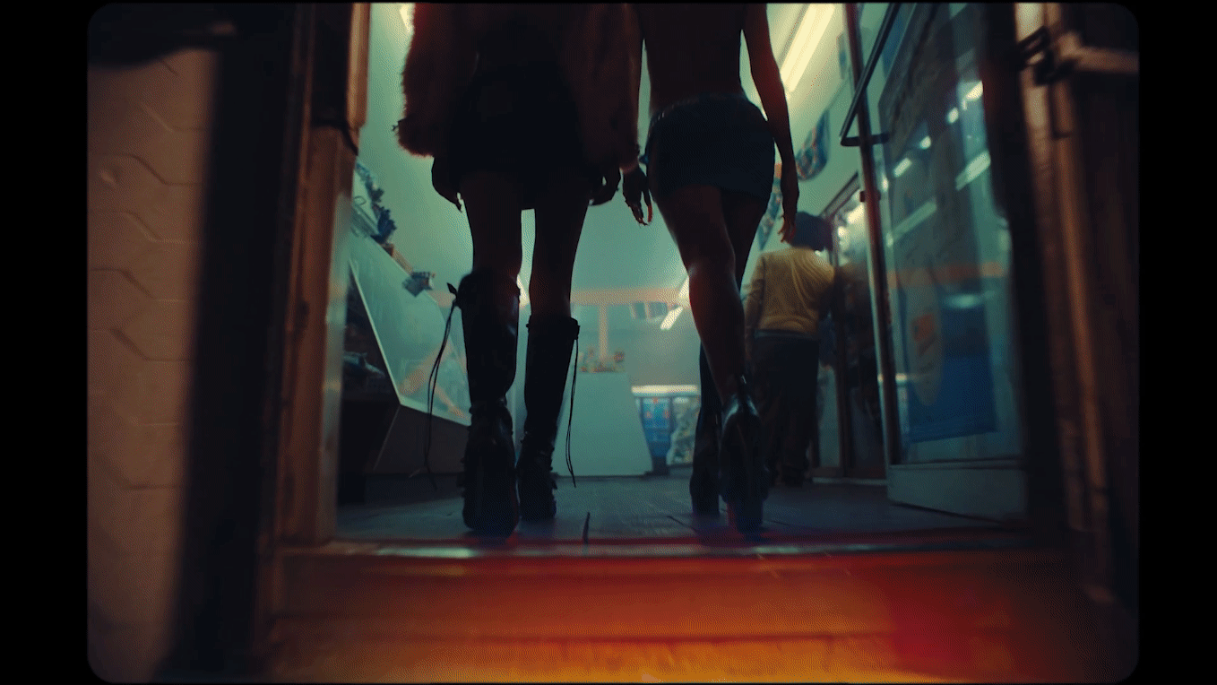 🪩15-30 dancers walking shots front and back