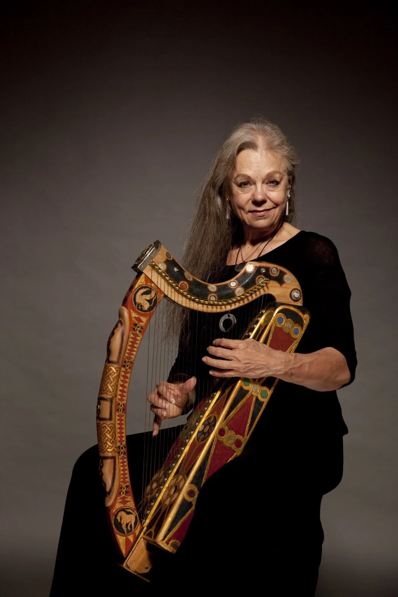 Ann Heymann: “The harp composes and the harp arranges and my hands are trained by it.” episode artwork