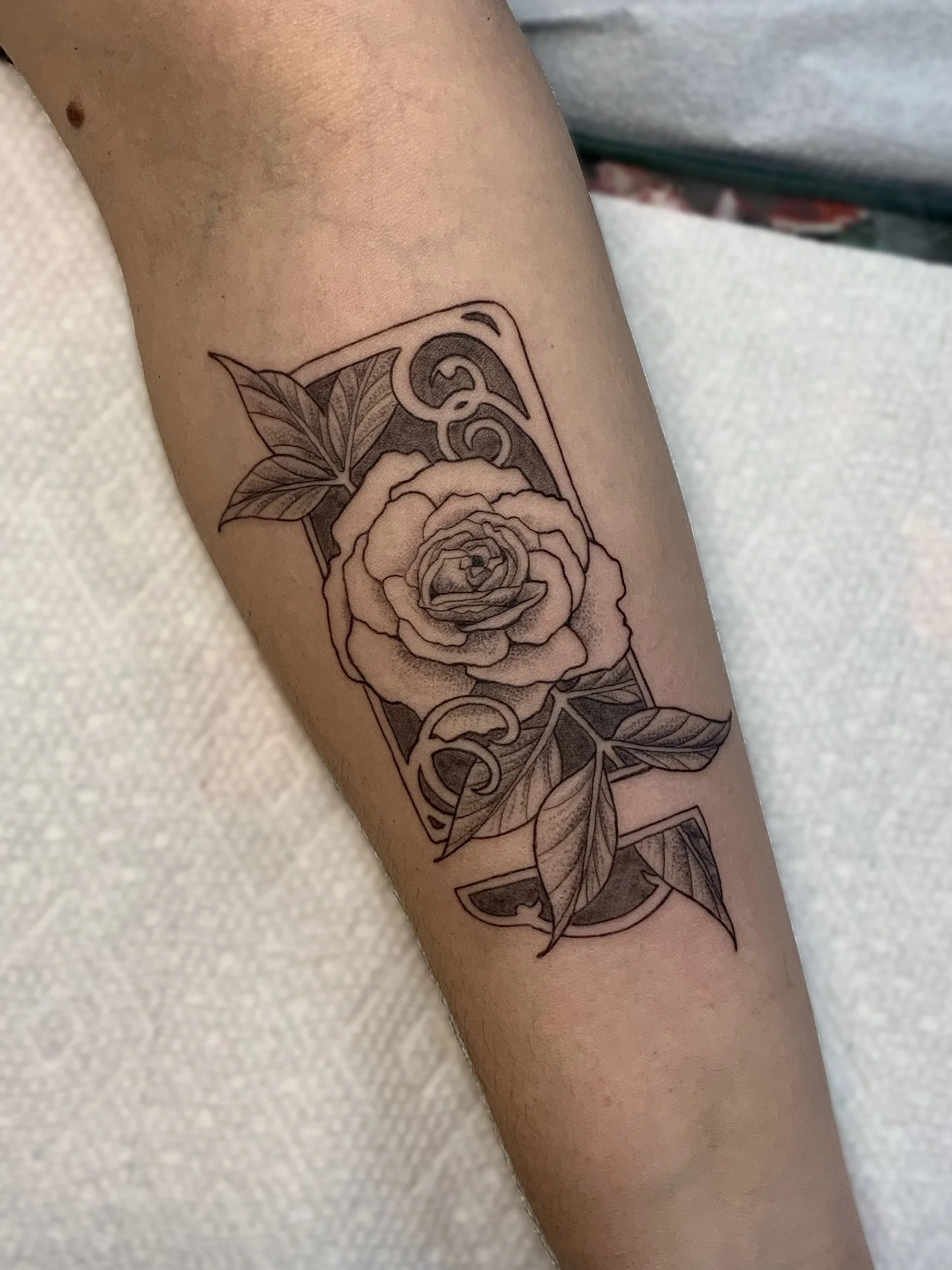 BeckyWaterhouse_Tattoo_Rose_ArtNouveau-Frame_IMG_2481.jpeg