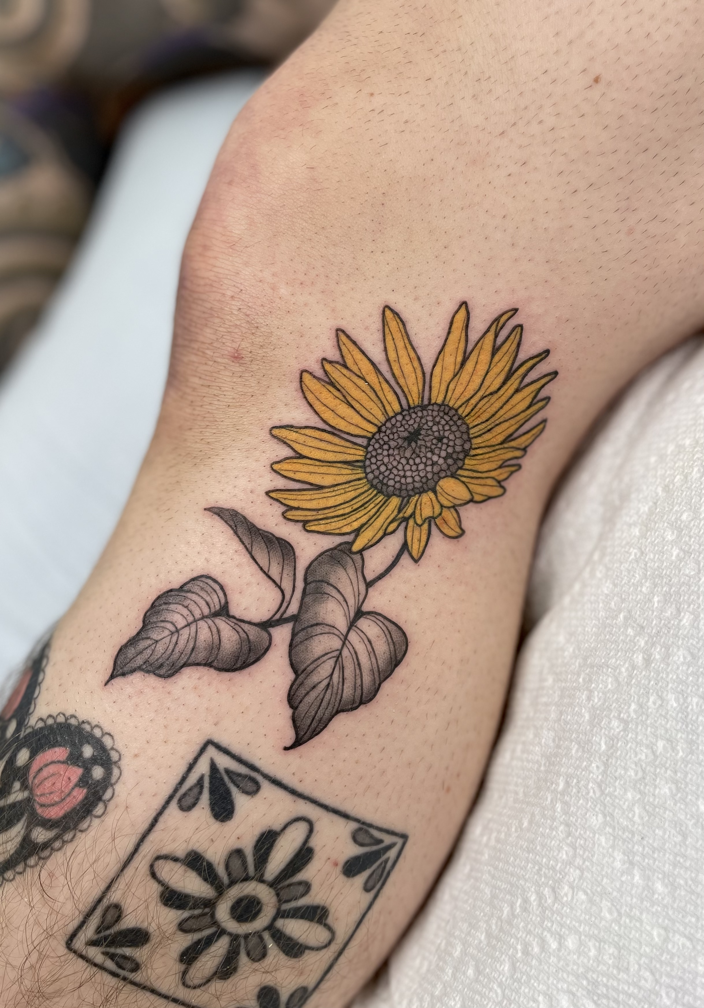 BeckyWaterhouse_Tattoo_Sunflower_IMG_3333.png