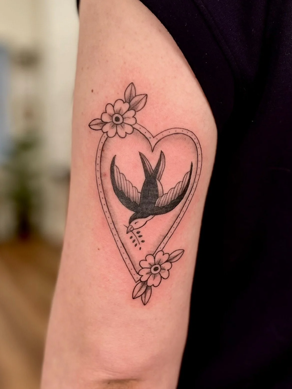 BeckyWaterhouse_Tattoo_Trad_Swallow_Heart_B8539A94-7725-489B-8DCB-89BD9DC34381.JPG