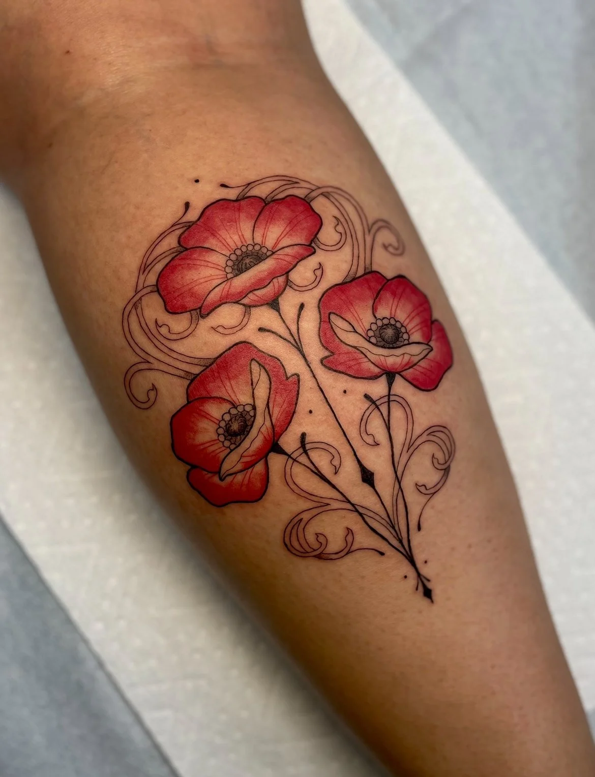 BeckyWaterhouse_Tattoo_ArtNouveau_Poppies_IMG_1442.jpeg