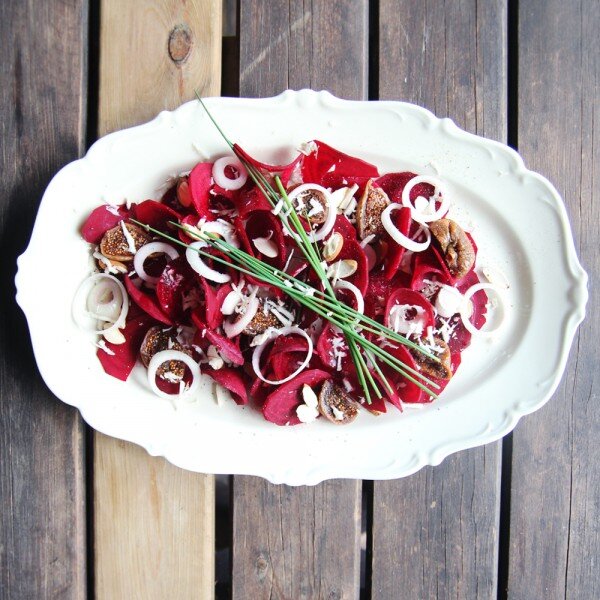 RECIPE : raw beetroot, fig and almond salad