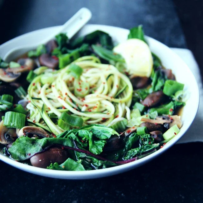 RECIPE : miso zoodle soup with fava beans and greens
