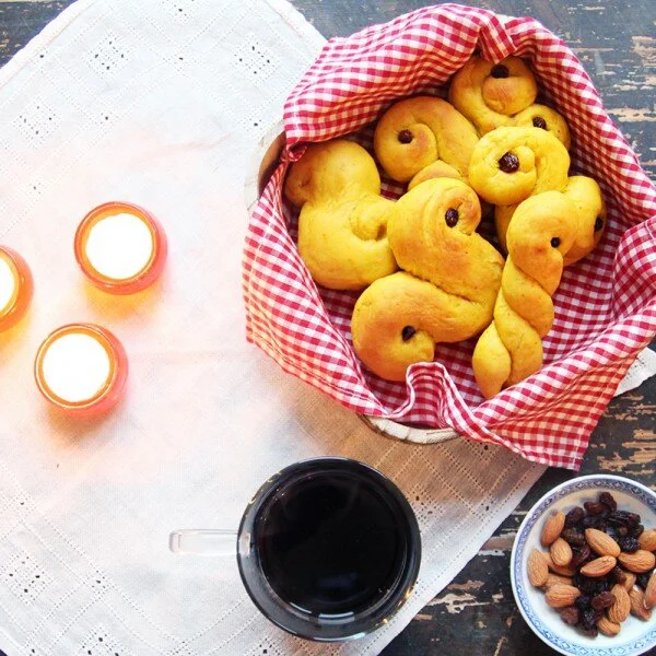 RECIPE : christmas treat - saffron buns