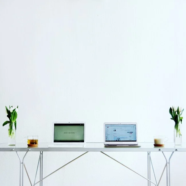 MINIMALISM : the pros and cons of working with your partner | dariadaria collab