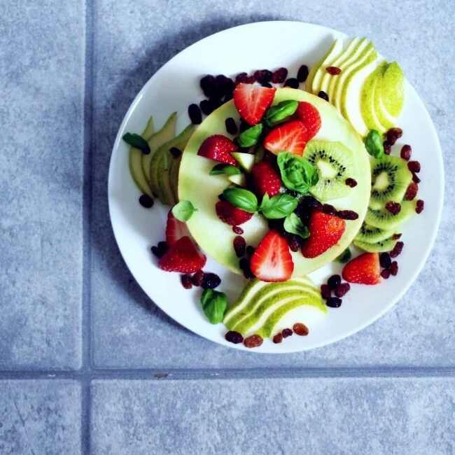 SUNDAY BREAKFAST WITH THE MUSTARDS #6 | fashion bloggers + iceland + melon bowl + my eyebrows ?