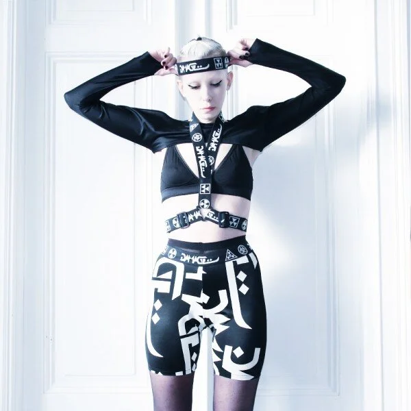 TREND : damage clothing