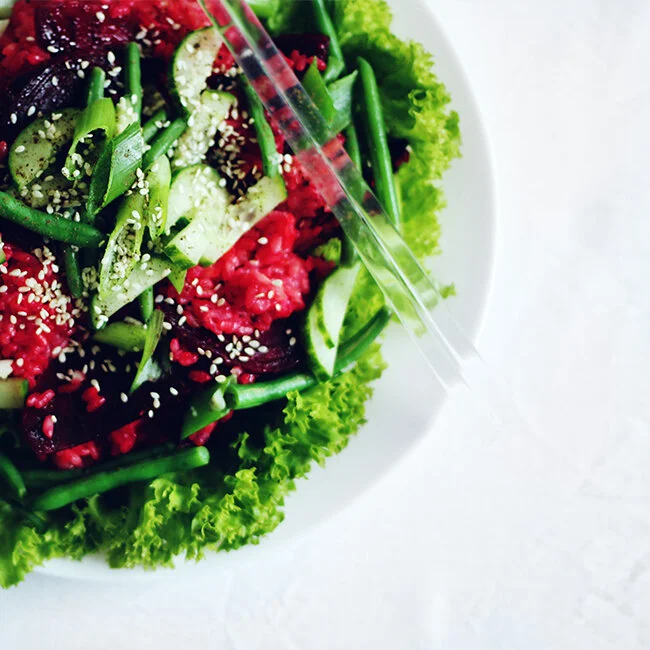 RECIPE : super easy pink rice summer salad & mustard miso dressing