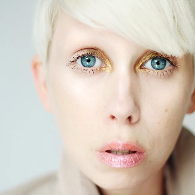 BEAUTY : 3 easy makeup tips - for a dewy & glossy summer look