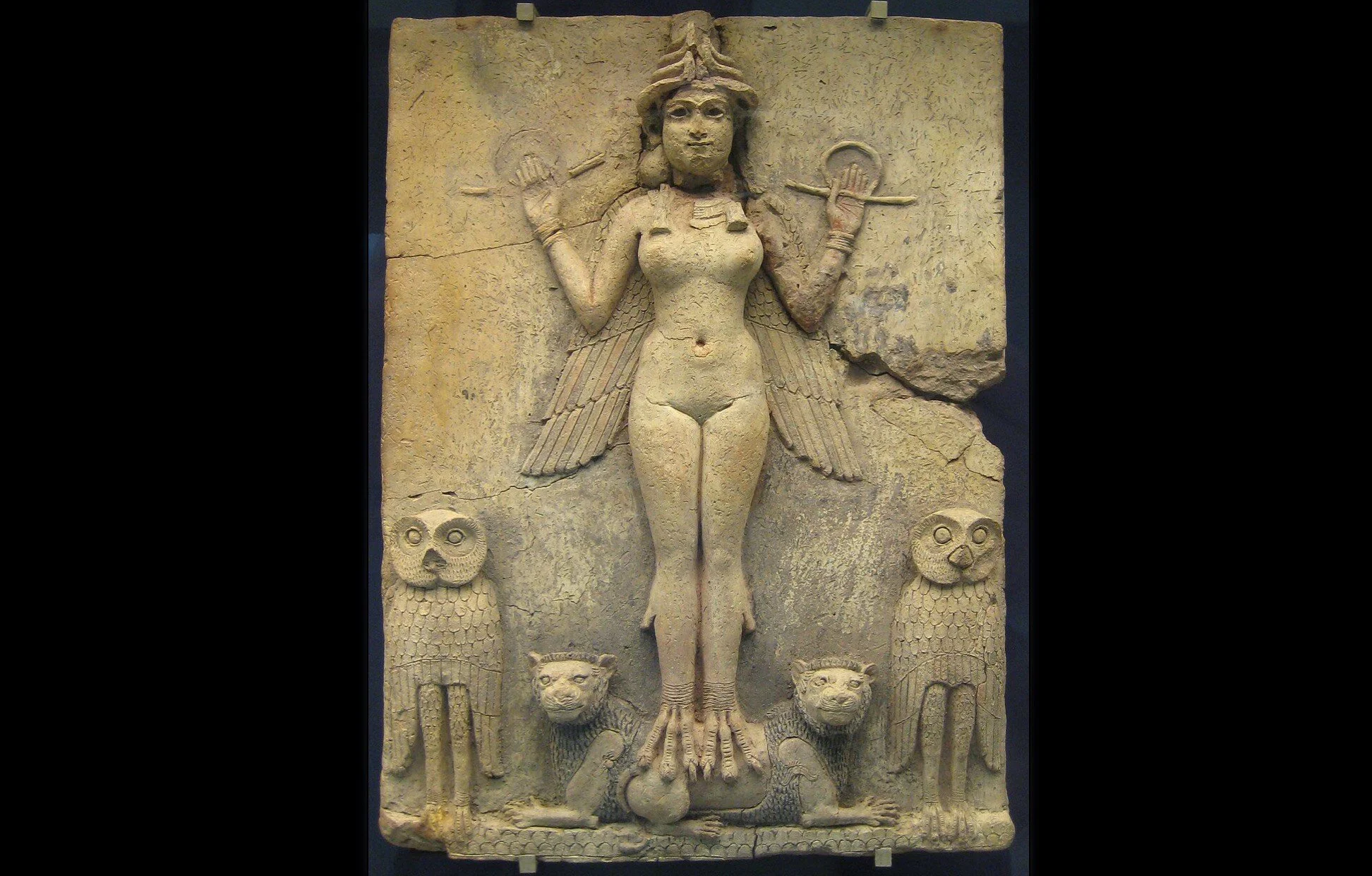 Деметра бог древней греции. Греческое имя иштар. Иркалла богиня. Деметра церера богиня. Вавилон скульптура богини иштар.