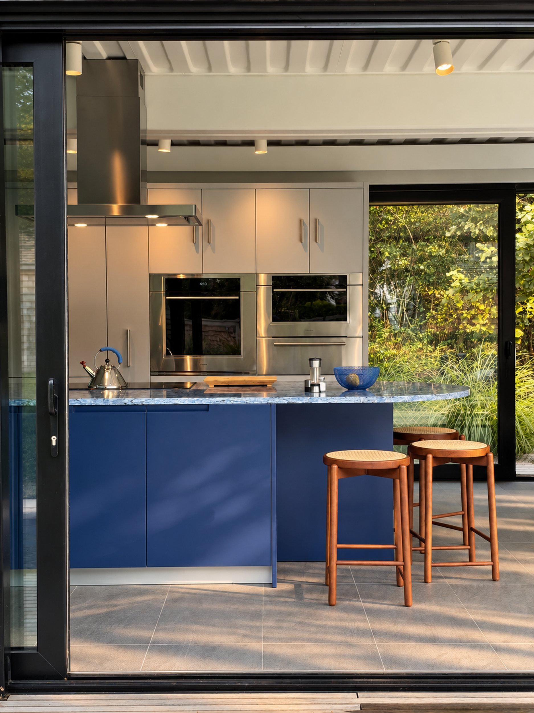 east-hampton-modern-kitchen-04-wolf-oven-speed-oven-fenix-tall-wall.jpg