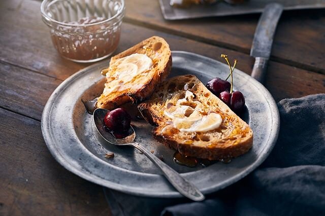 Toast!⁠
⁠
#teristudios #commercialphotography #advertising #wonderfulmachine #canonusa #broncolorusa #foodphotography #toast #breakfast #morninglight