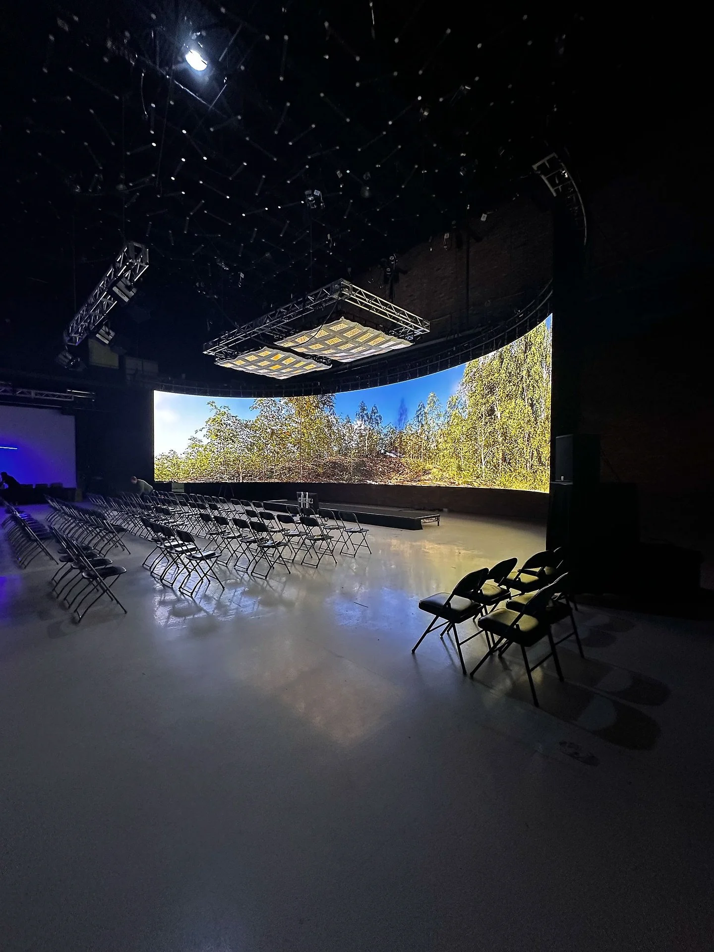 24 Hours in Chicago: AI, Artistry &amp; Full-Circle Moments

I took a quick but inspiring trip to Chicago this week for an event sponsored by ASMP Chicago/Midwest &mdash; &ldquo;The Robots Are Here: Human in the Loop&rdquo; &mdash; held at Resolution