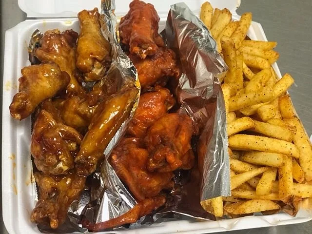 Wrap your hands and lips around something tasty and it’s only here at Wings World 🌎 🐥!! #wingsworld #wingsworldwheatland #dallas #texas #foodies