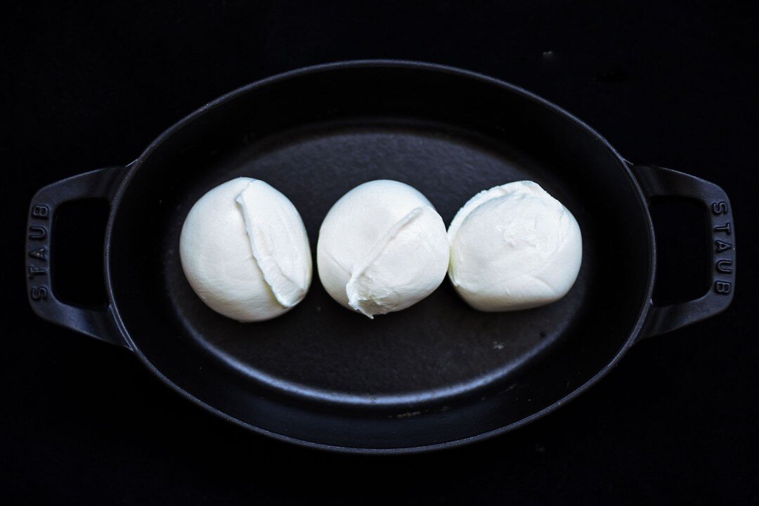 Fresh and ready to be served. Bocconcini 🤍⁠
----------------------------------------------⁠
🛒Italian Dairy Products ⁠
⁠
📲 Order NOW ⁠- Link in Bio⁠
⁠
Use our App - Italian Dairy Products -📱on Apple or Play Store⁠
⁠
or⁠
⁠
🛵 on www.rossovivo.com⁠/