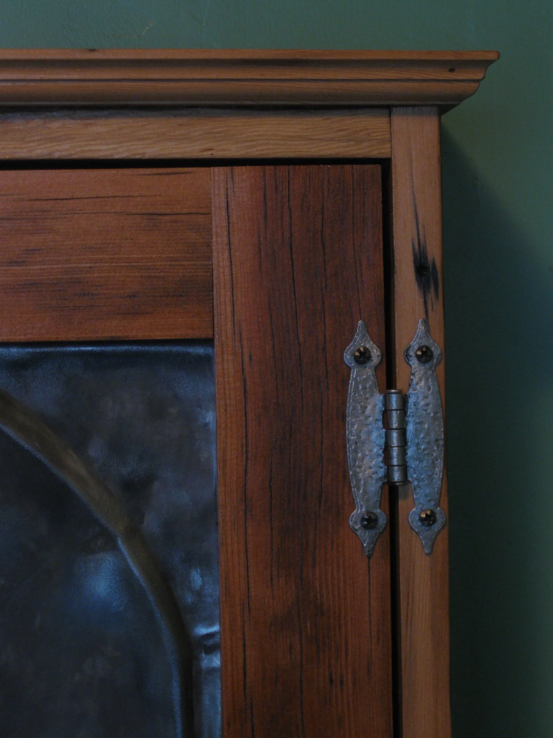 02 - Pburg Medicine Cabinet 05.jpeg