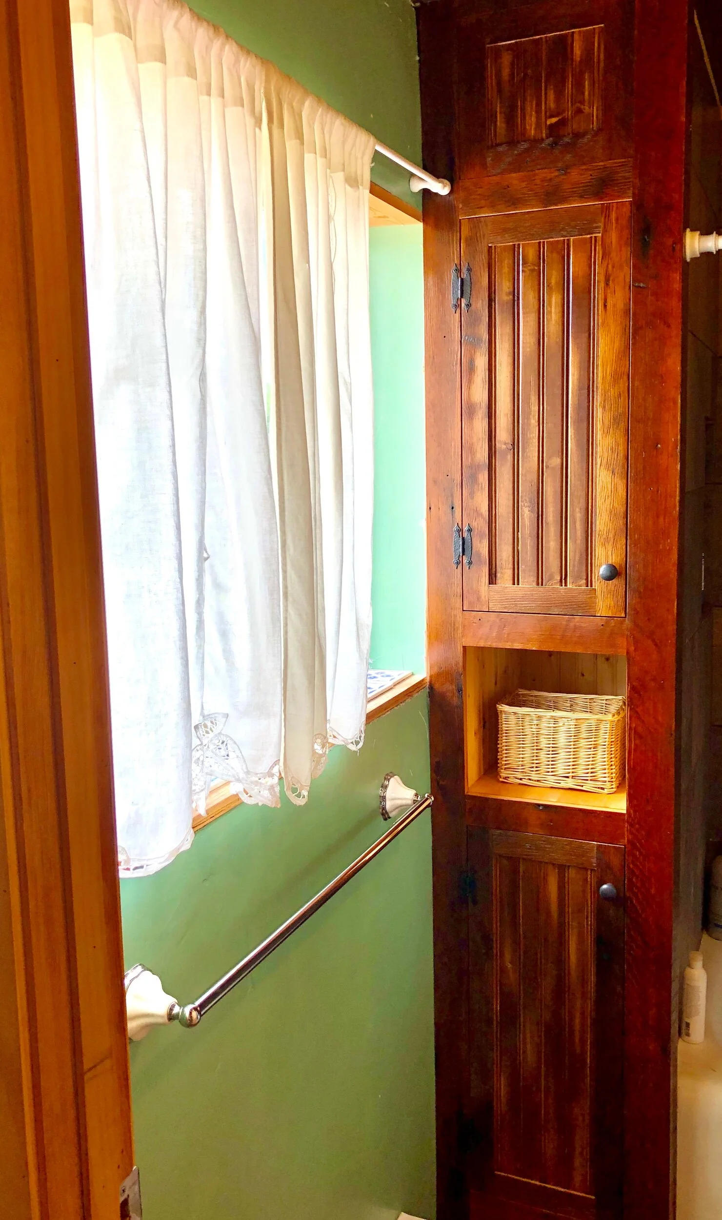 06 - Pburg Bath 01.jpeg