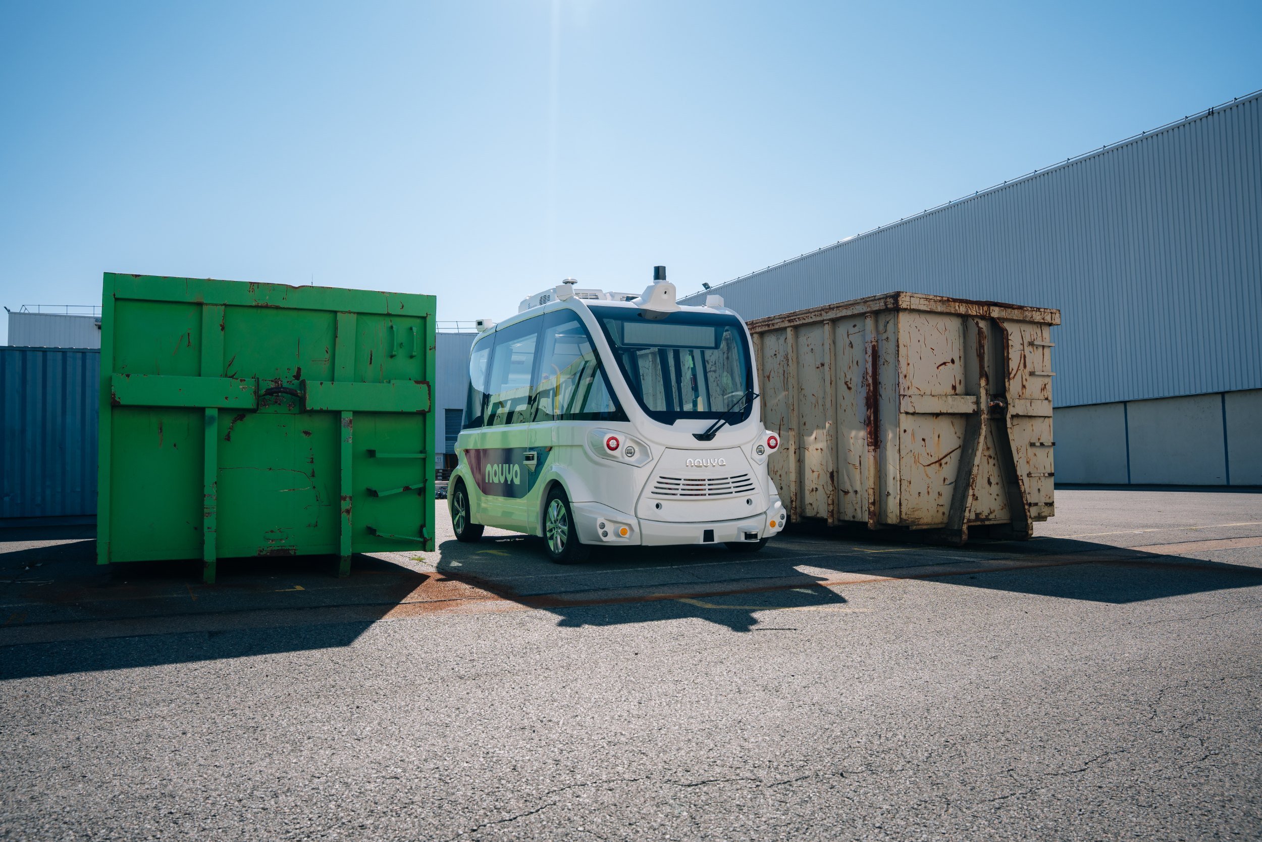 Navette autonome Navya Mobility sur le site industriel de Vénissieux