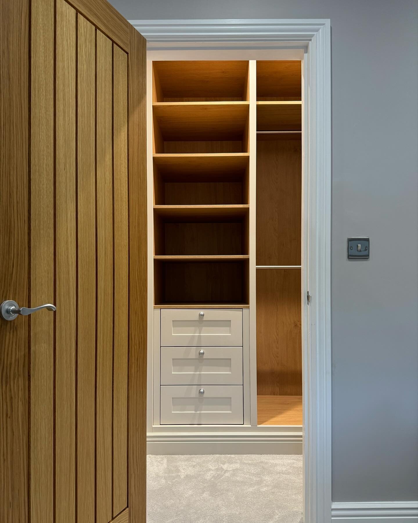 A nice little walk in wardrobe completed in Whitchurch this week. Consisting of 3 shaker style drawers and a pullout shoe drawer with a mix of short and long hanging.

Internals made in an @eggergroup &ldquo;Oiled Kendal Oak&rdquo; and externals made