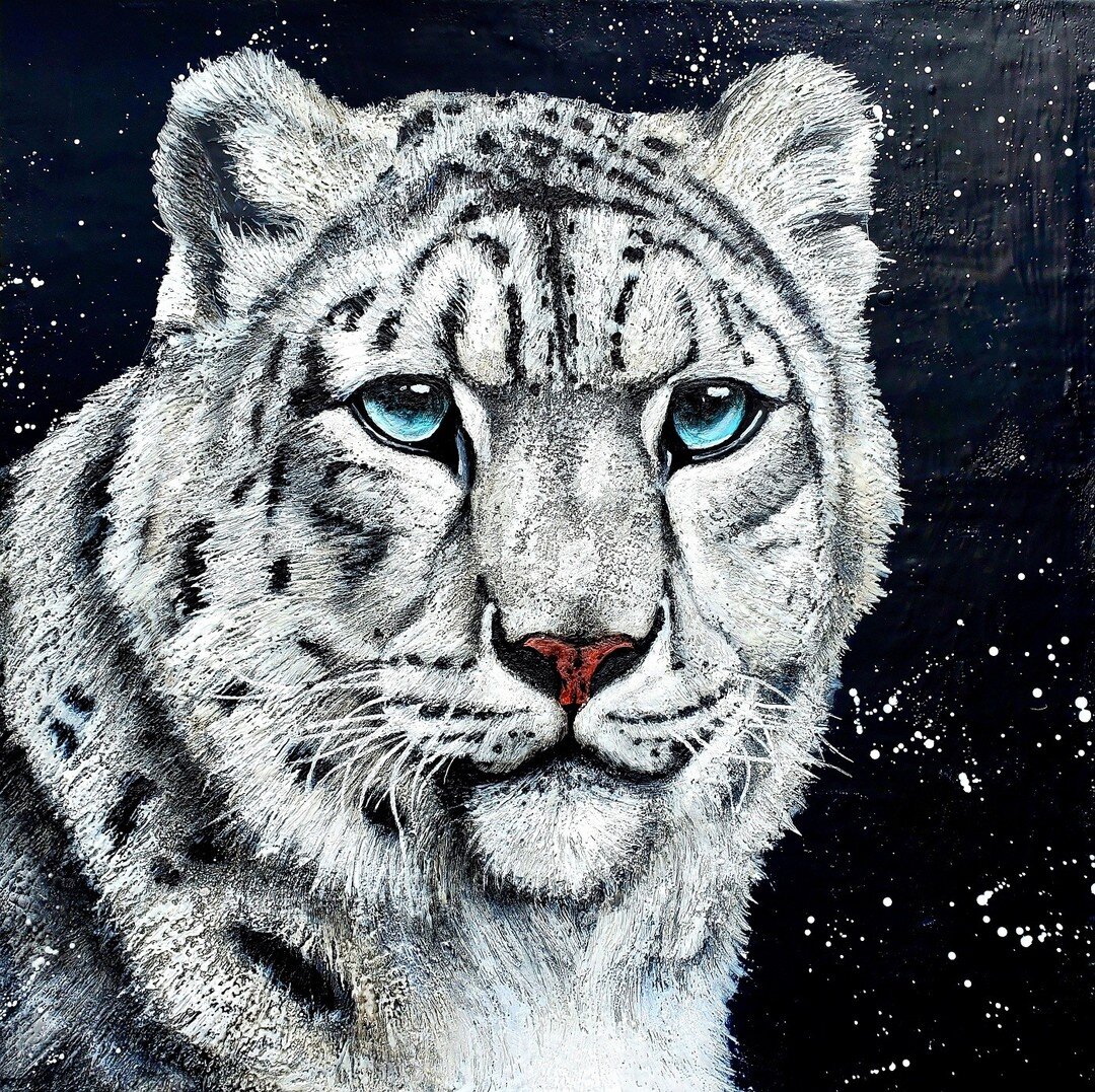 Here she is -- the finished snow leopard!  Quinn named her Shakira 😁

The camera really can't do this one justice.  All the lines and textures confuse the camera. You'd just have to see it in person to fully appreciate it.