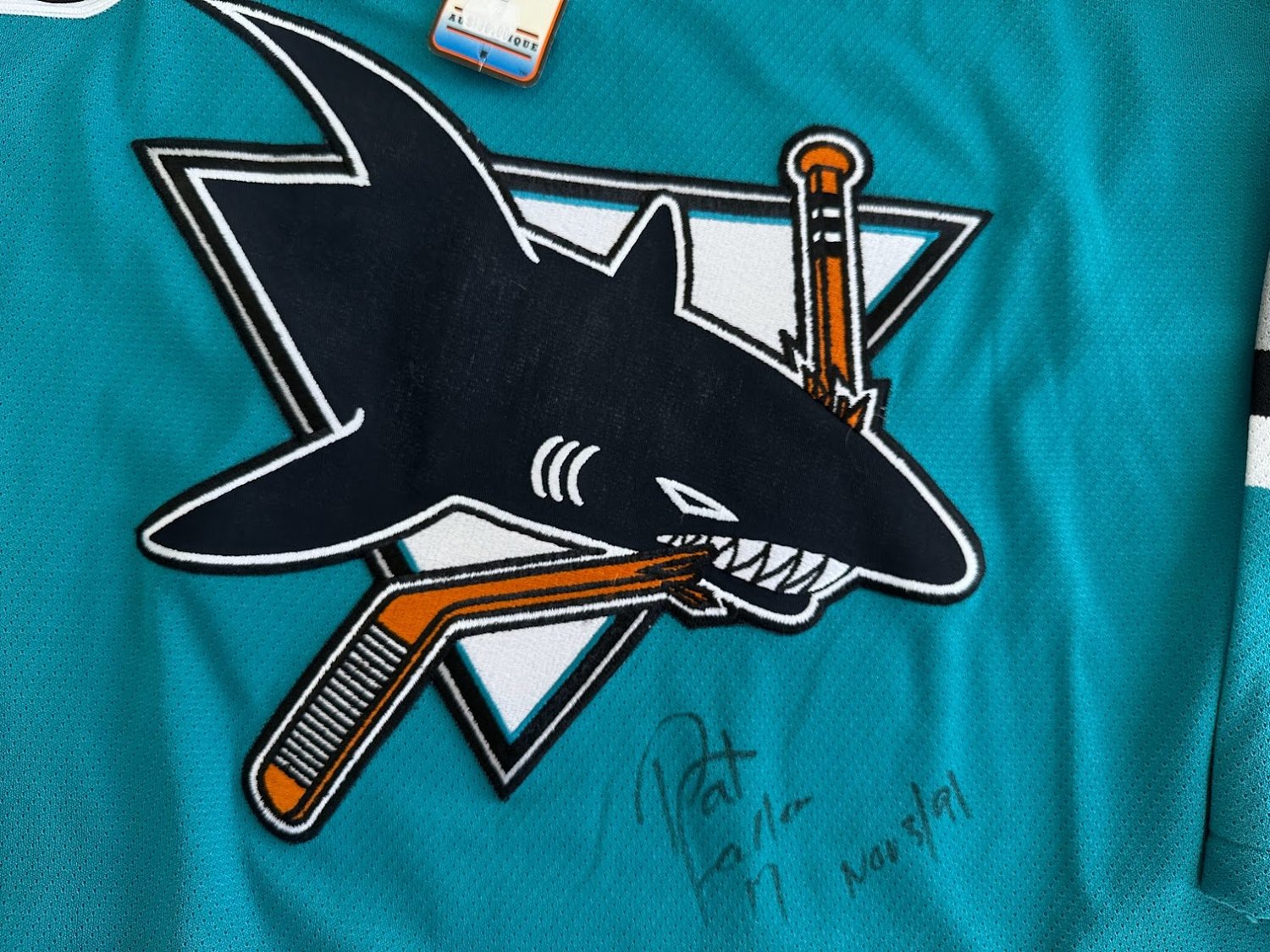 San Jose Sharks Pat Falloon CCM Brand New Autographed Sz. 50 — Top Shelf  Threadz